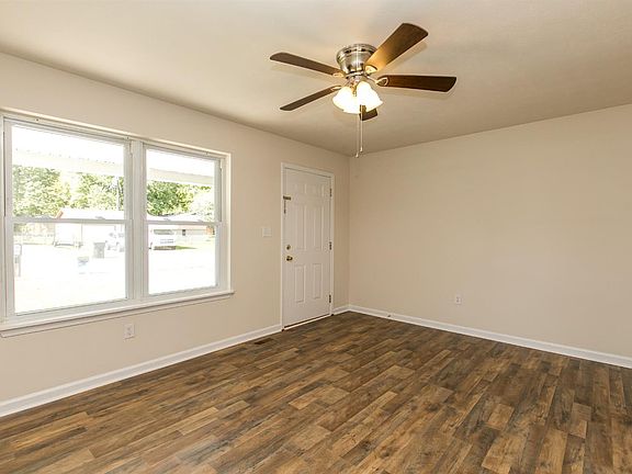 4th image of 304 Yorktown Dr