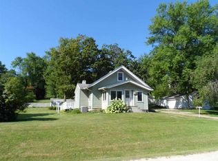 4901 Broadway Dr SE, Cedar Rapids, IA 52403
