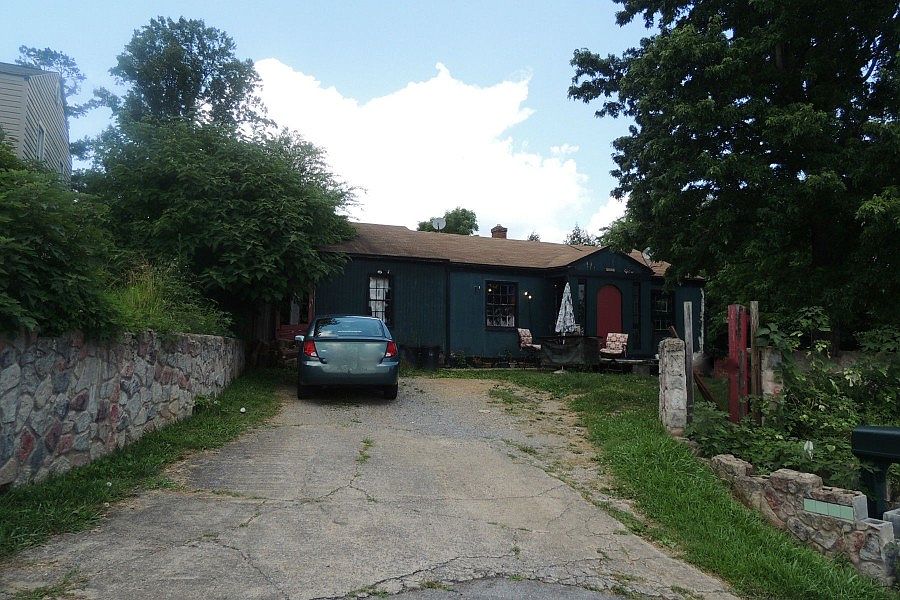 1st image of 1512 Parton Dr