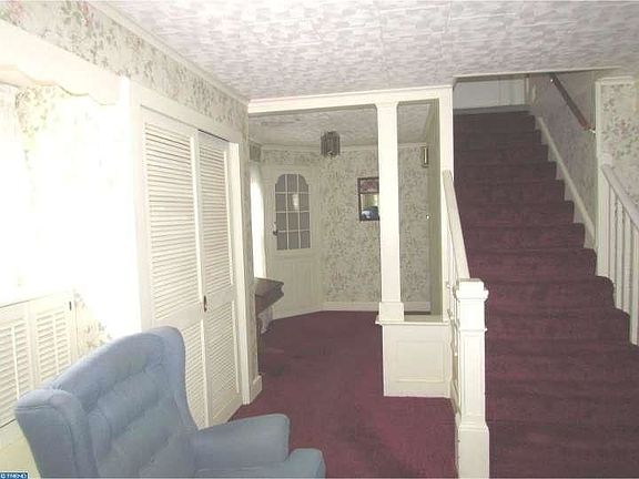 3rd image of 46 Park Lake Ave