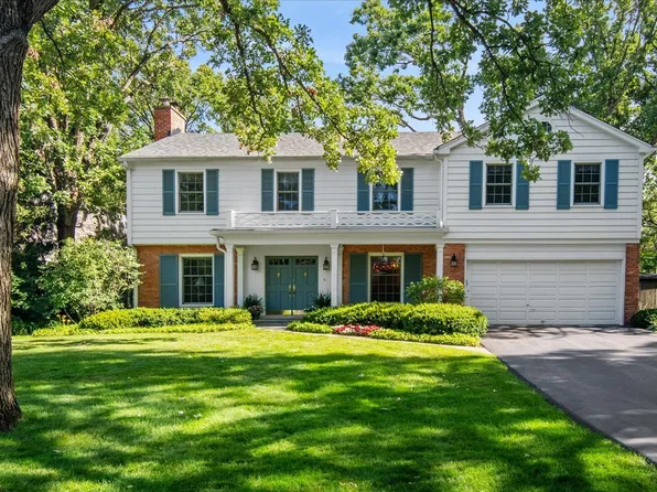 131 E Stone Ave, Lake Forest, IL 60045