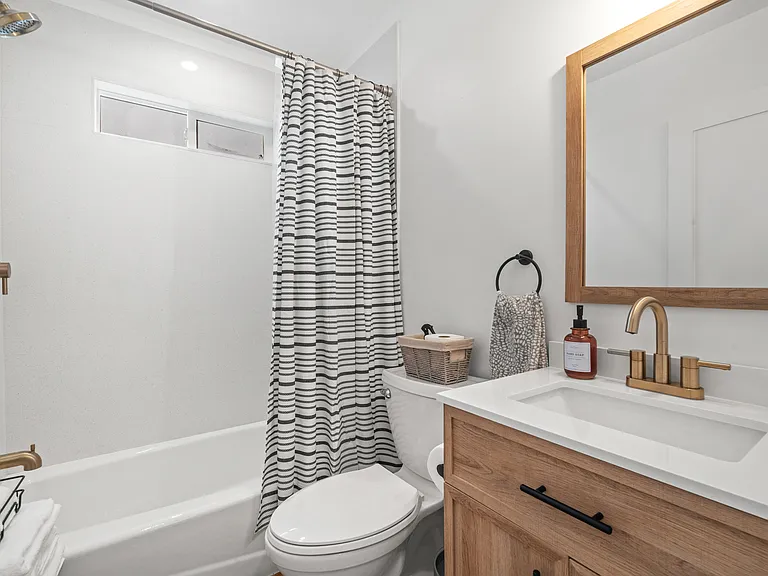 15227 Freeman Ave #1/2 — Photo 11