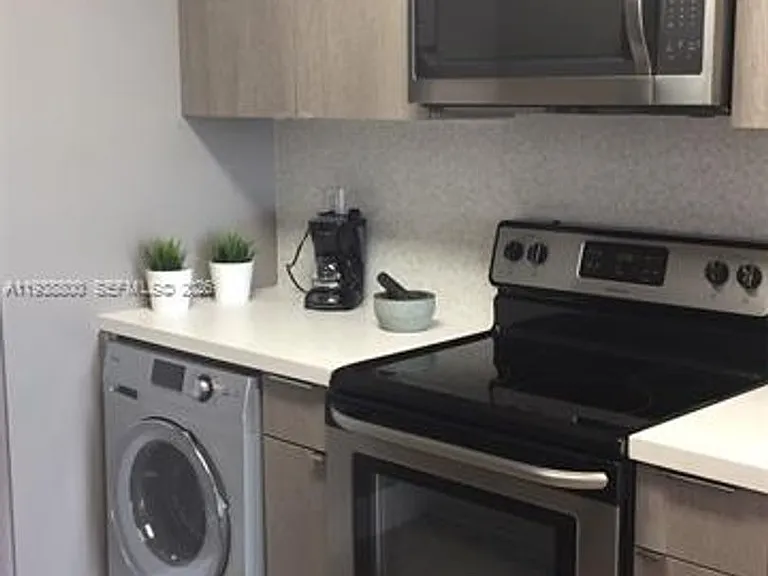 100 Lincoln Rd #314-B — Photo 9