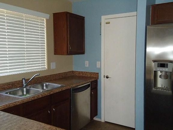 4th image of 9884 W Quail Ave