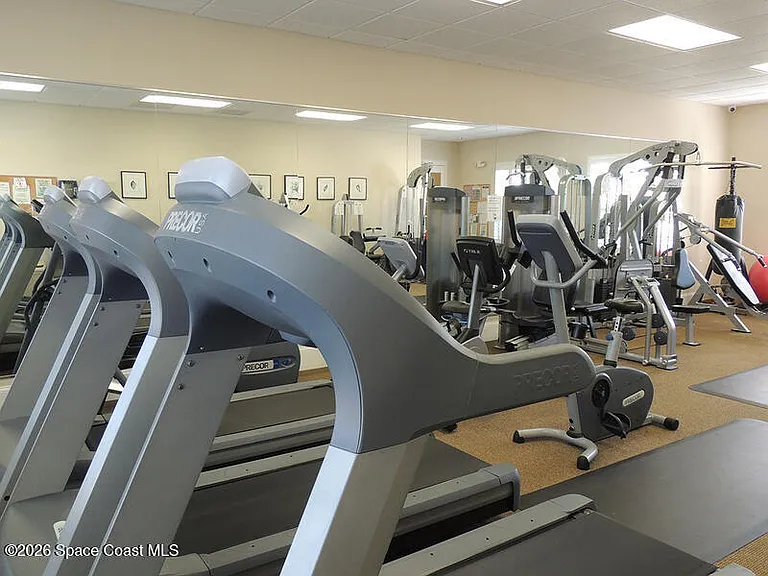 1610 Lago Mar Dr — Photo 35