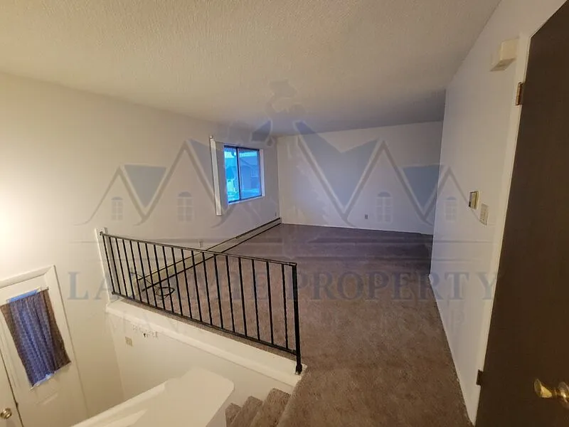 Building Photo - 708 Downey St #10