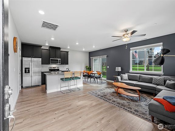 4th image of 22401 N Alcazar Avenue
