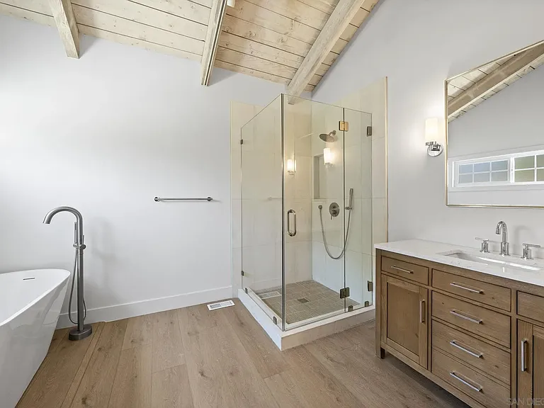 683 Marine View Ave — Photo 33