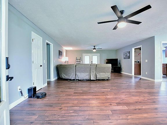 3rd image of 560 Lee Road 246