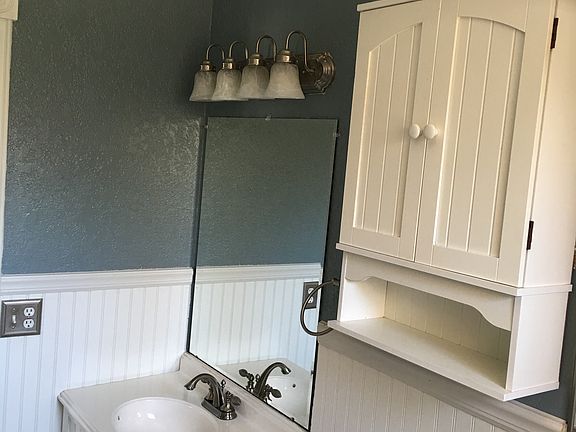 3rd image of 2145 Lakeview Dr