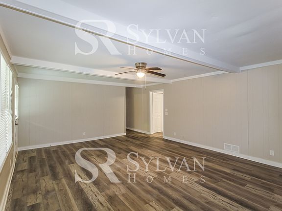 4th image of 910 Curry Cir SE