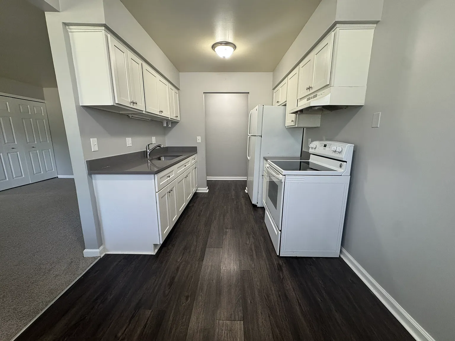 Sibley Road Apartments - J — Photo 2