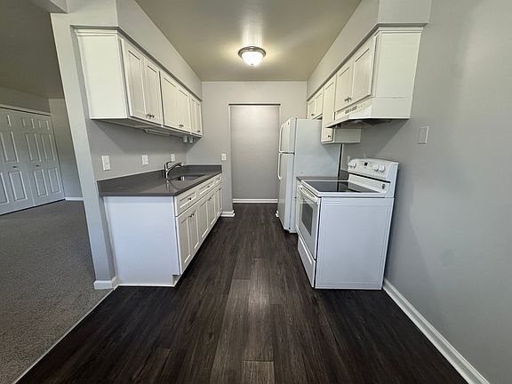 2nd image of 36777 Sibley Rd APT J