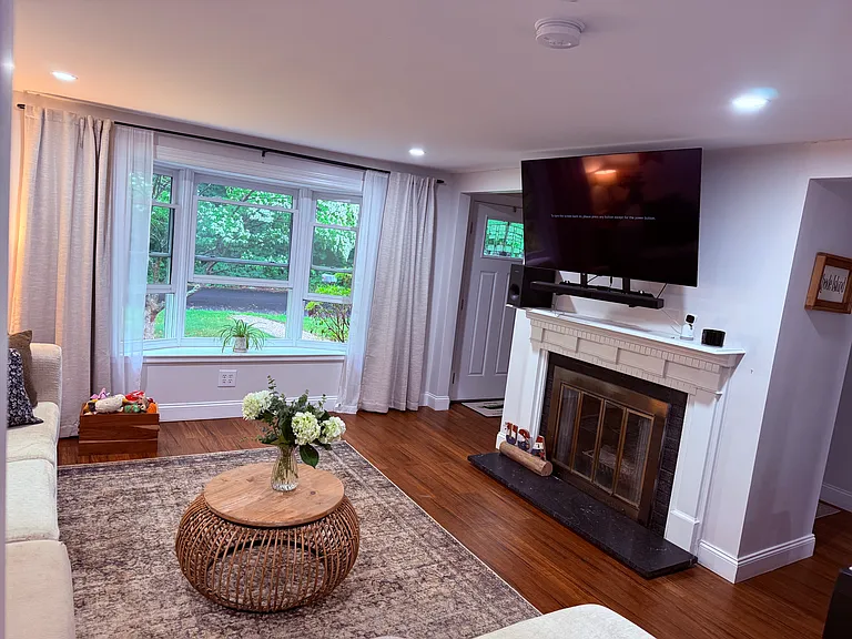 1 Hazelton Rd — Photo 4