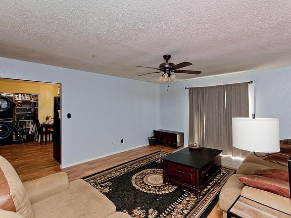 5th image of 255 E Parkview Dr