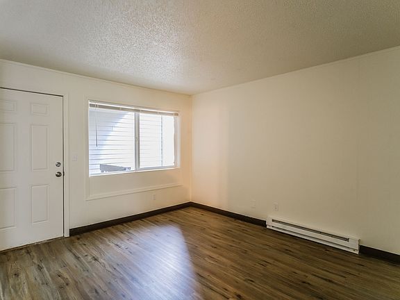 4th image of 2540 Hyacinth St NE #2534