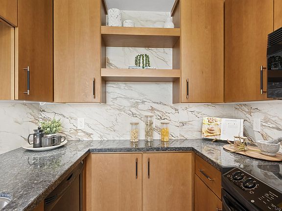 3rd image of 1907 Robinson Ave Unit 309
