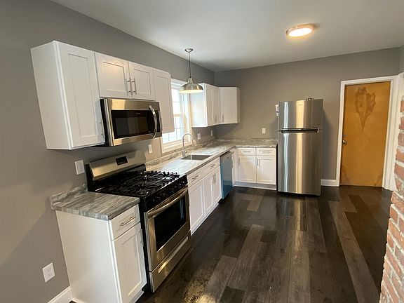 2nd image of 292 Willett St #1