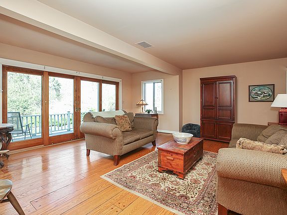 2nd image of 16 Lakeview Ter