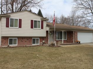 3019 Sleaford Dr, Waterford, MI 48329