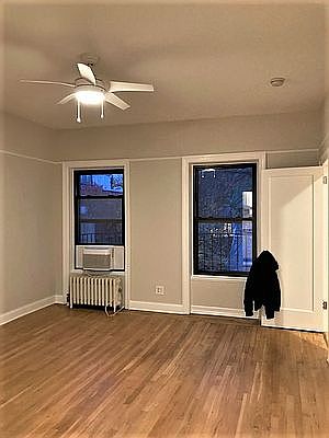 3rd image of 4 Saint Lukes Pl #4REAR