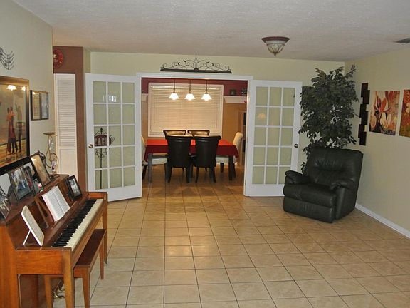 4th image of 4053 NE 22nd Ave