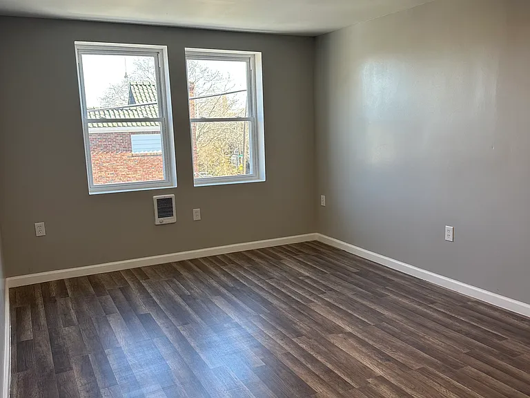 143 W Godfrey Ave #3 — Photo 2