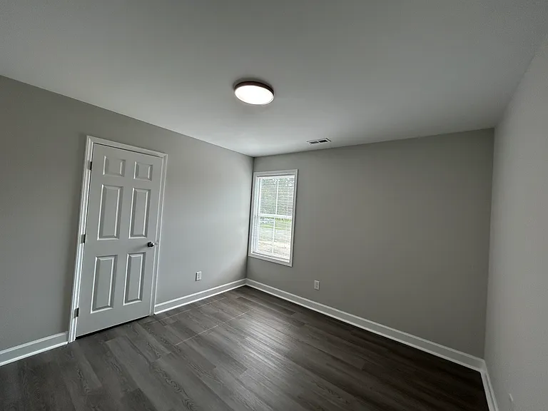 410 Kendall St — Photo 18