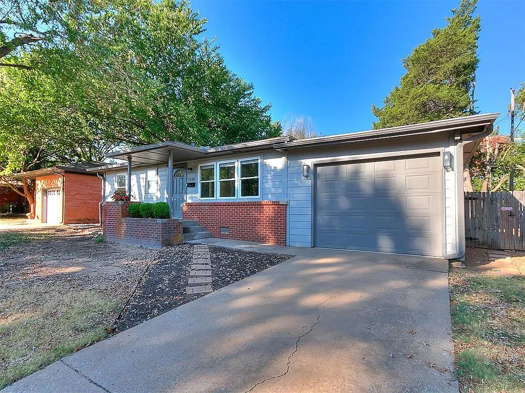 3 bed, 910 sqft, $1,650 — Photo 2