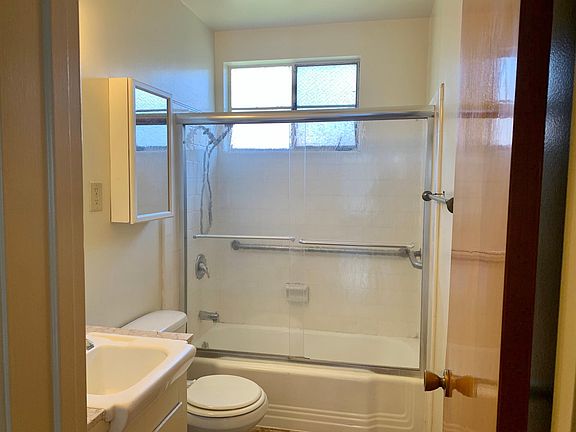 4th image of 206 N Louise St APT 6