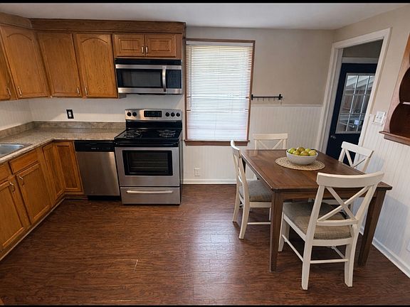 3rd image of 73 Wilmington Ave
