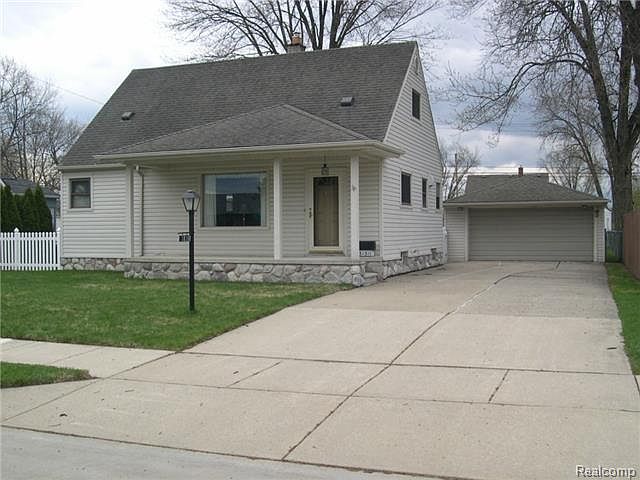 1st image of 31311 Elmwood St