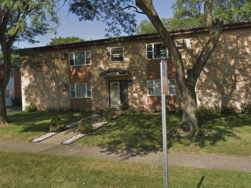 1st image of 810 Waikiki Dr APT 1