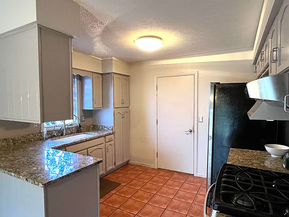 3rd image of 5469 Sunbird Dr