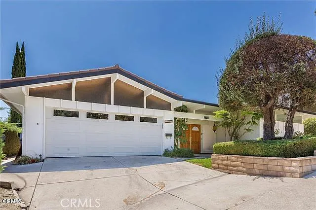 2708 Pinelawn Dr — Photo 1