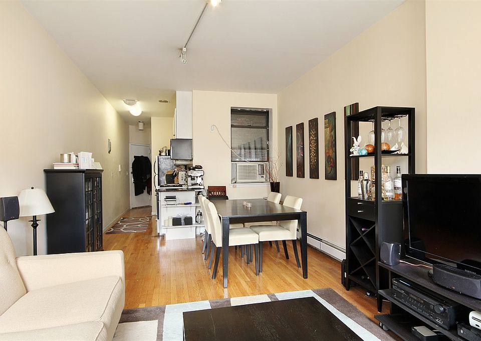 2nd image of 442 Amsterdam Ave APT 4A