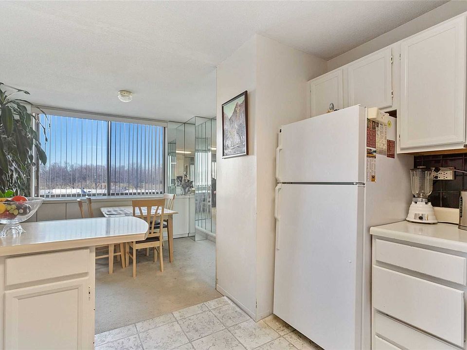 1st image of 1 Bay Club Dr APT 6A