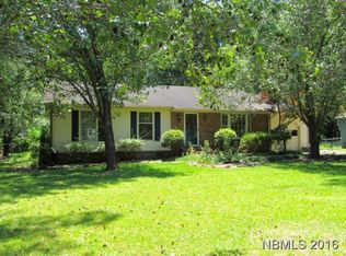 2219 Foxhorn Rd, Trent Woods, NC 28562