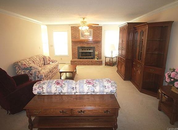 3rd image of 303 N Deerfield Cir