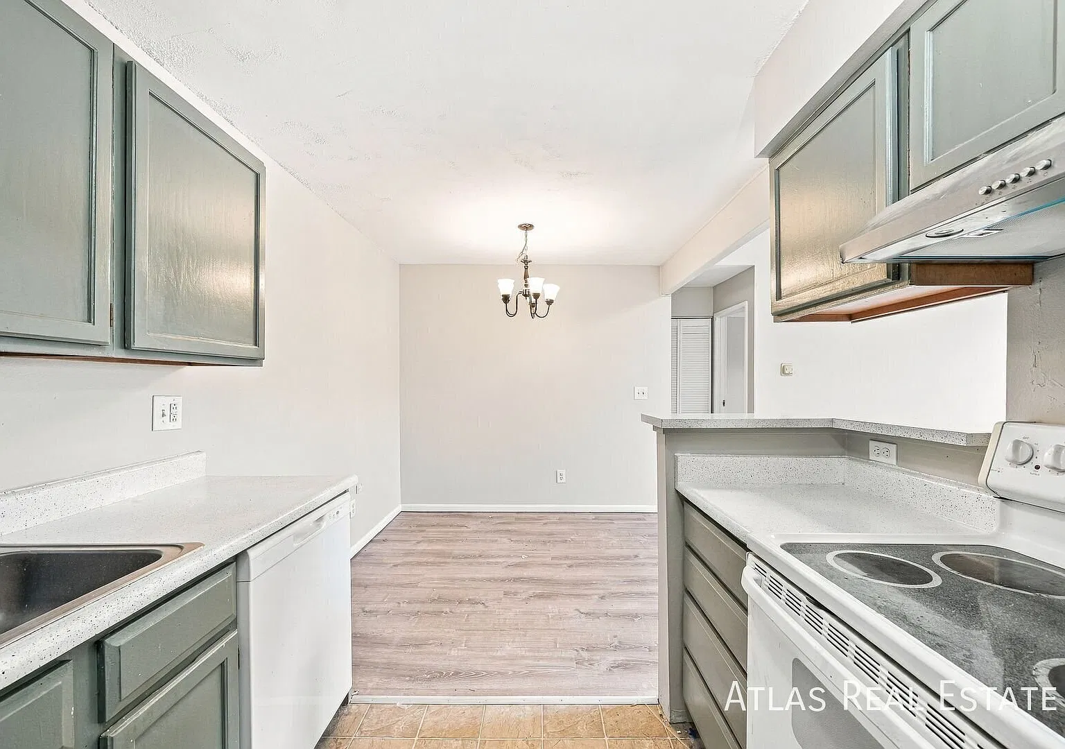 10150 E Virginia Ave — Photo 1