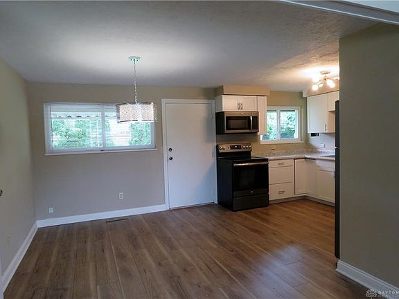 3rd image of 2092 Owendale Dr