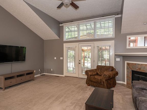 3rd image of 505 Brookhurst Dr