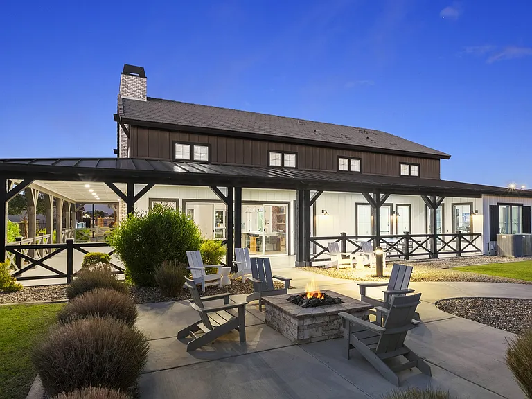 The Farmhouse on Estrella — Photo 36