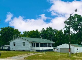 3992 Bible Grove Ln, Louisville, IL 62858