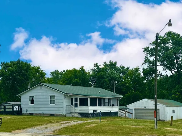 3992 Bible Grove Ln, Louisville, IL 62858