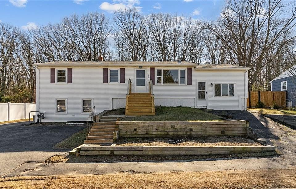 1st image of 120 Mockingbird Dr