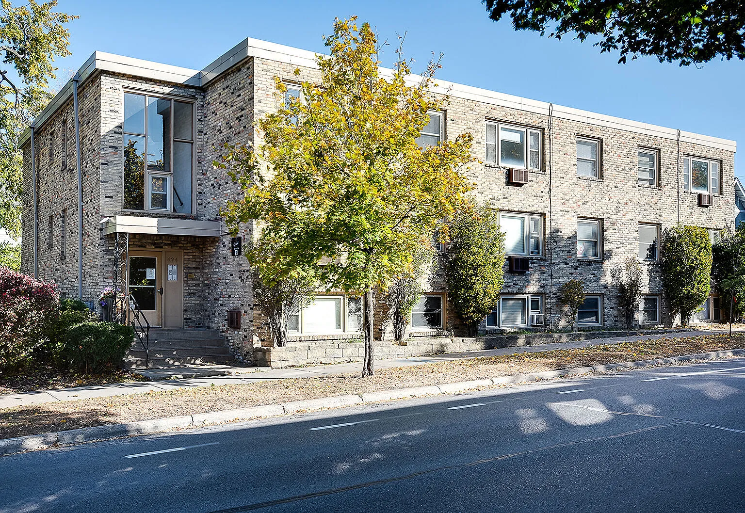 424 West 24th Street — Photo 1
