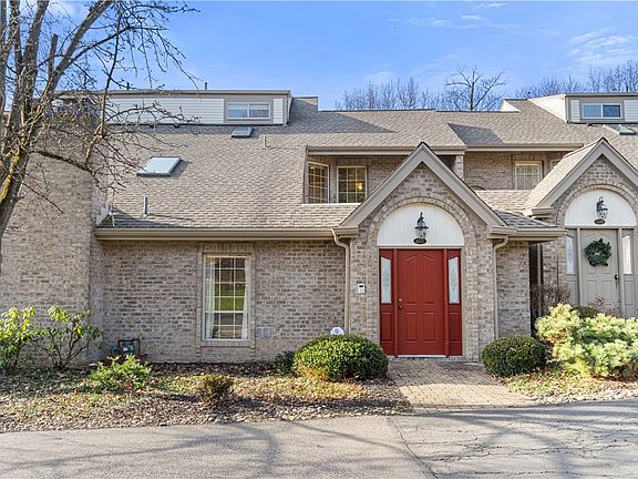 4th image of 607 Essex Ct