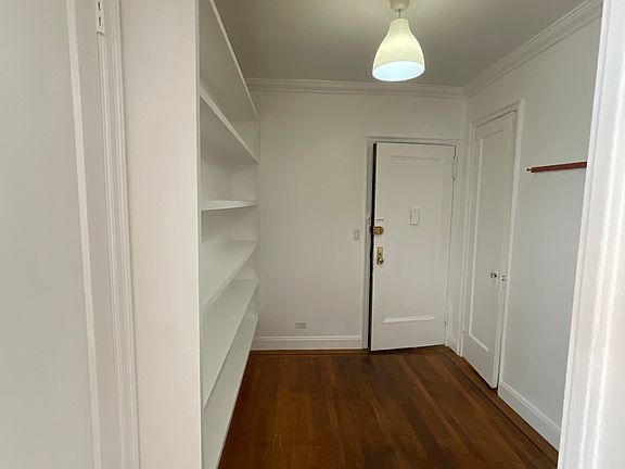 4th image of 2079 Wallace Ave APT 371