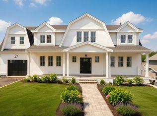 15 Glover Ave, Hull, MA 02045